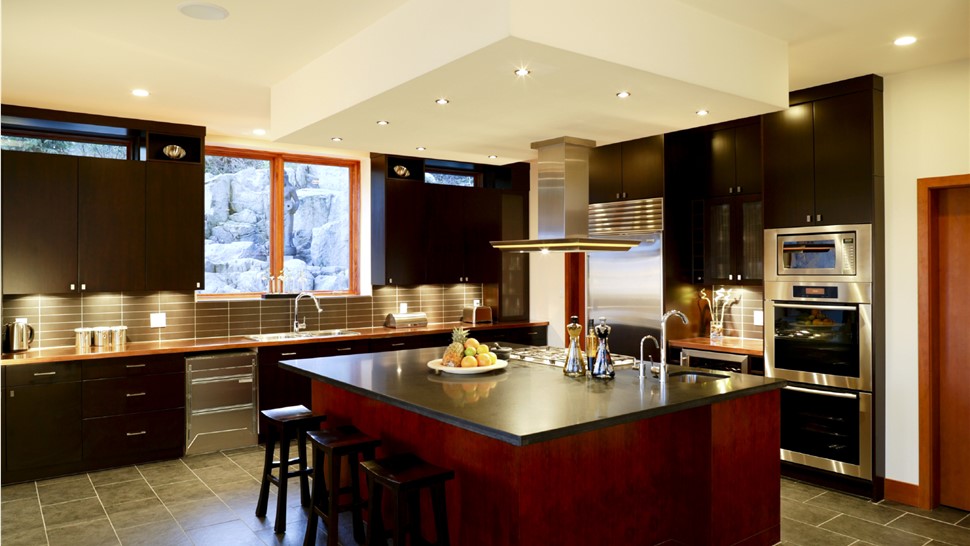 Custom Cabinets Photo 4