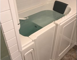 Bathrooms - Walk-In Tubs Photo 2