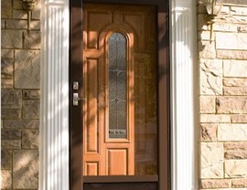 Storm Door Photo 3