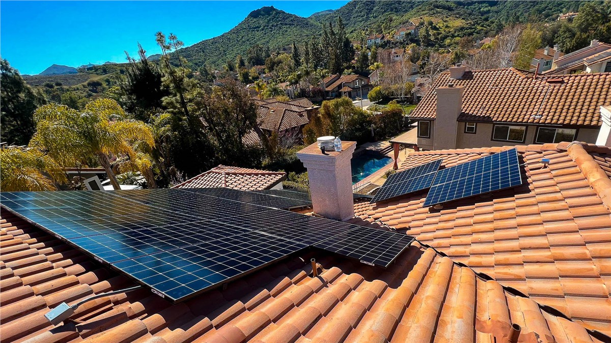 solar-panel-installation-august-roofing-los-angeles-ca-peak-hours-cost