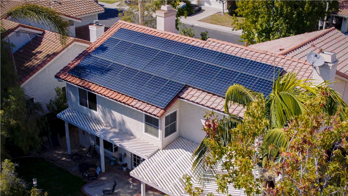 solar-panel-installation-los-angeles-august-roofing