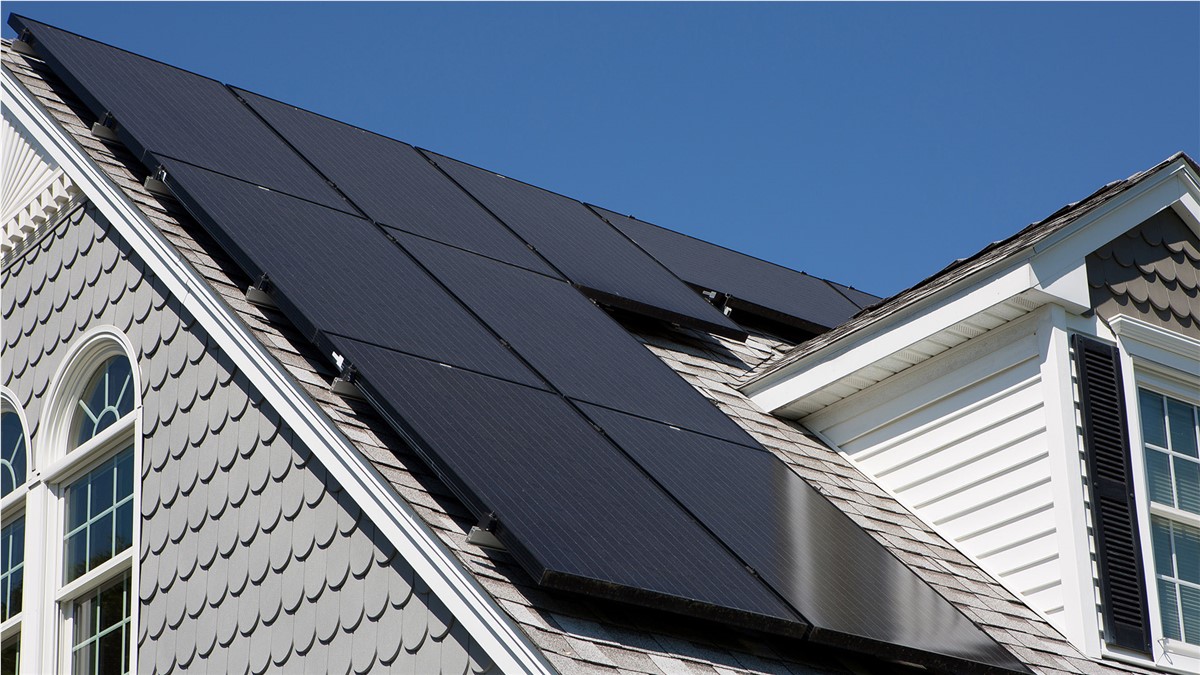 solar-panels-all-black-design-on-home-roof