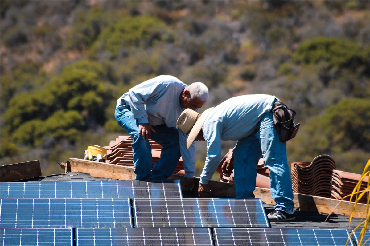 solar-panel-installation-in-los-angeles-ventura-county-august-roofing