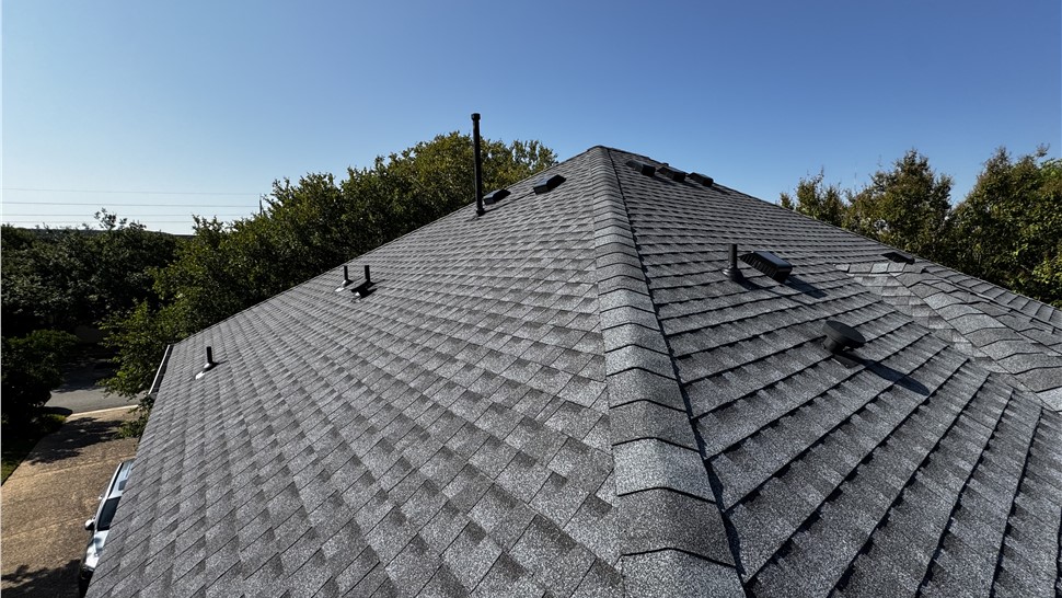 Completed architectural asphalt shingle roof in Austin TX