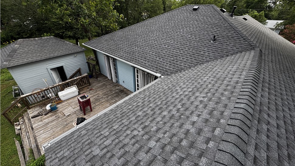 Finished roof replacement in Taylor TX