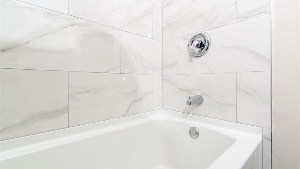Bathtub Wall Surrounds Photo 68