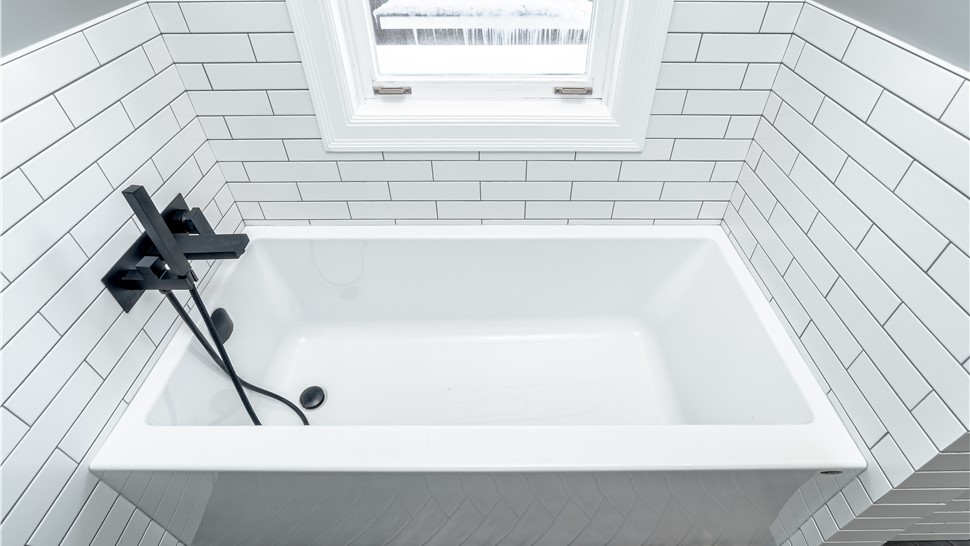 Service Areas - Bathtub Replacement Photo 32