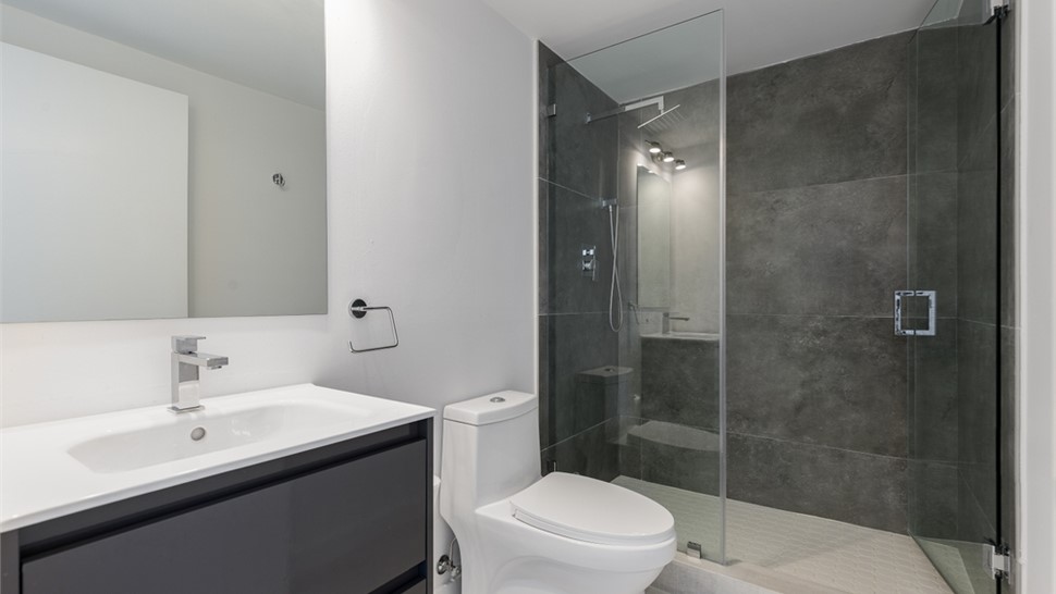 Shower Doors Photo 41