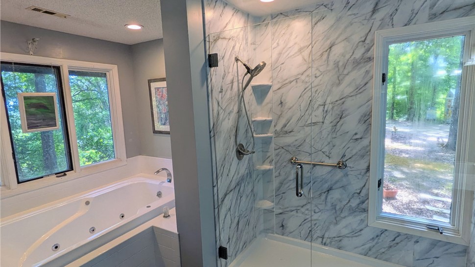 Bathtubs, Showers Project in Selma, Alabama by Bath Innovations Inc