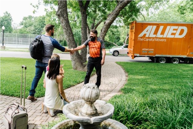 Benefits of Using a Moving Company VS Moving Broker