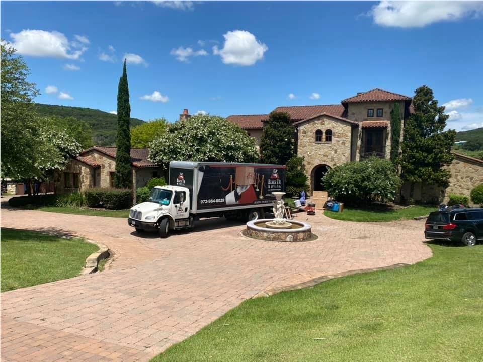 How to Prepare for Moving Day During Peak Season