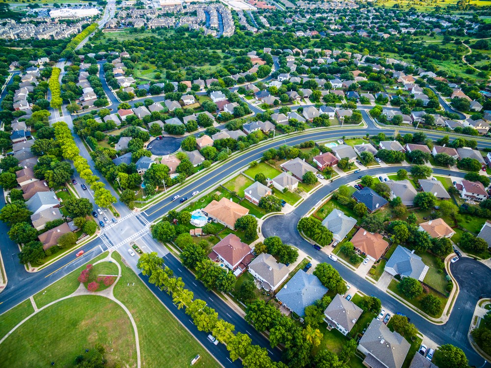Get Professional Help Moving to These Family Neighborhoods in Crossroads