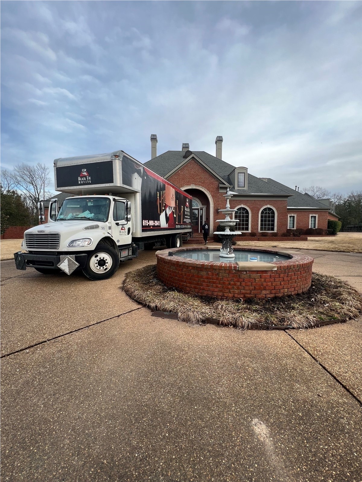 Summer Moving Costs Explained: Why Prices Peak and How to Save