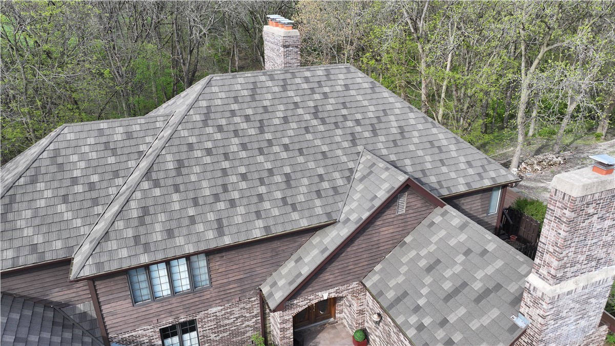 Beyond the Shingles: How to Choose The Best Roof Replacement Contractor 