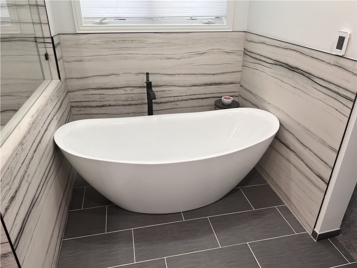 What’s Better: Replacing Your Tub, Refinishing It, or Converting to a Shower?