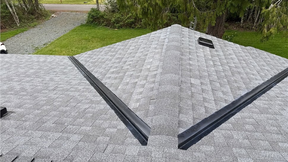 New roof valley and GAF shingles installed in Concrete WA