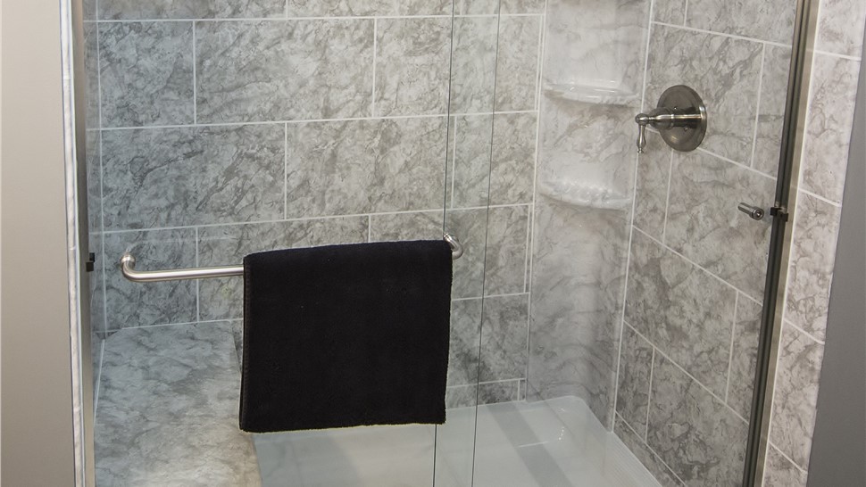 Bathroom Remodeling - Bathroom Design Photo 1