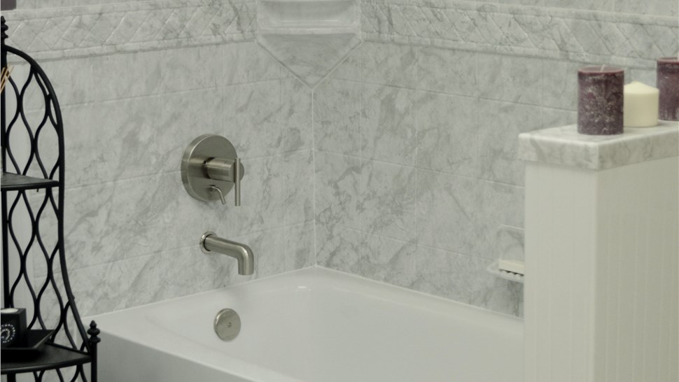 Bathroom Remodeling - Replacement Tubs Photo 1