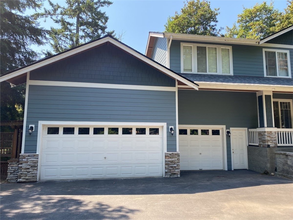 Upgrade Your Home's Curb Appeal: 2025 Fall Siding Trends