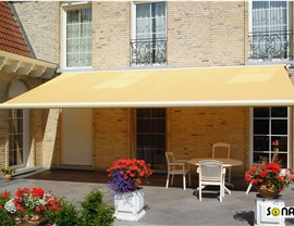 Awnings- Retractable Photo 3