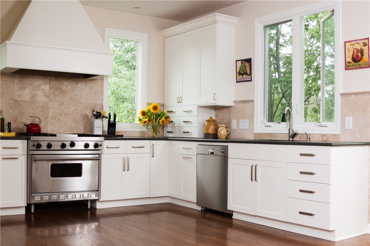 Transform Your Home: Upgrade to a Custom Kitchen by Delerio!