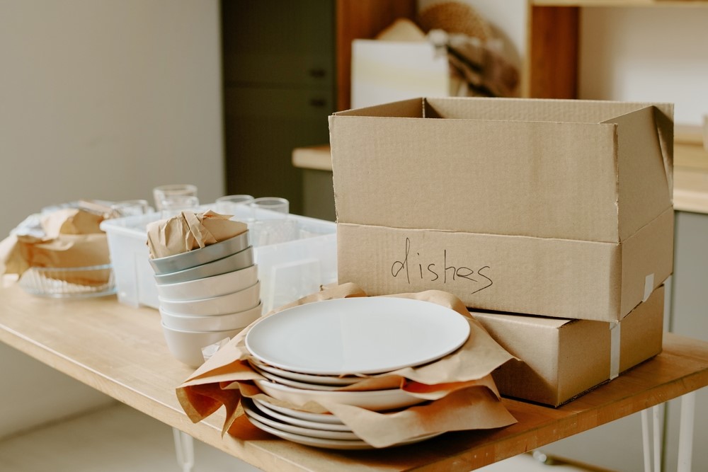 How to Pack a Kitchen in One Day? (Mover's Checklist)