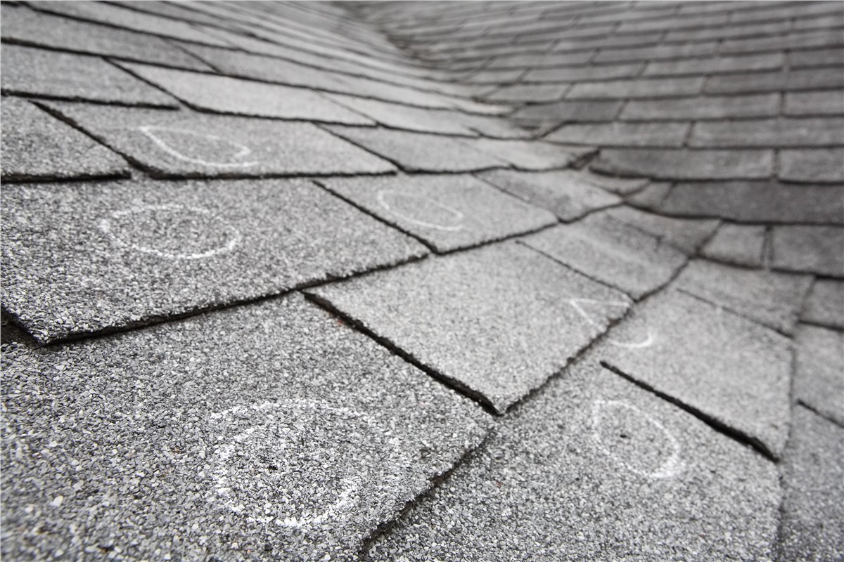 5 Signs of roof damage you need to address immediately!