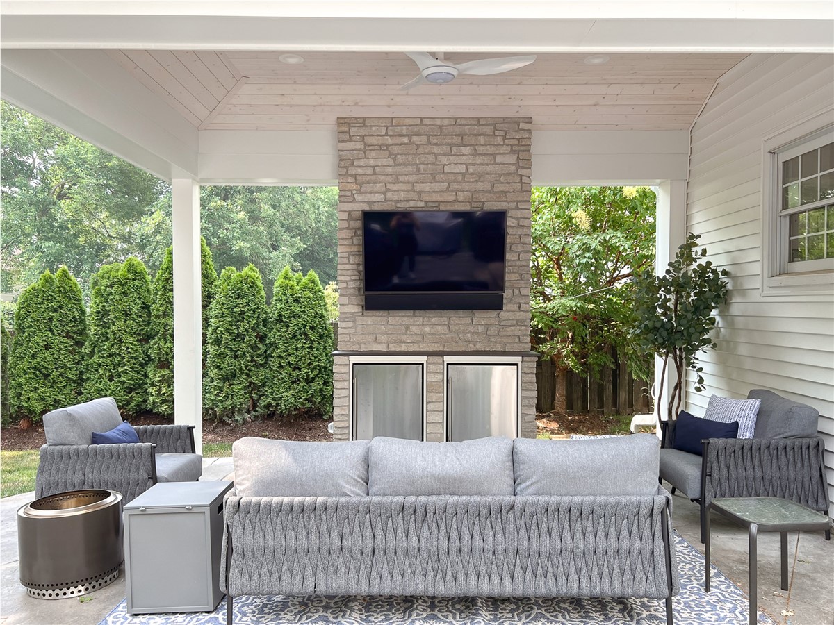 Designing the Perfect Outdoor Living Space