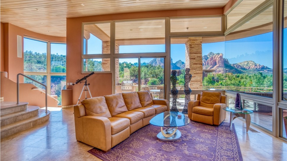 Sliding Doors Photo 1