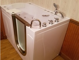 Walk-In Tubs Photo 2
