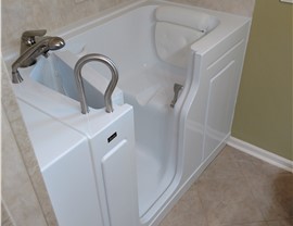 Walk-In Tubs Photo 1