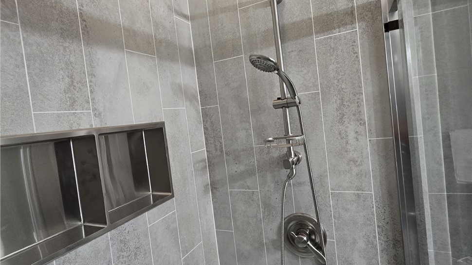 Showers Project in Luling, Louisiana by EZ Baths, LLC