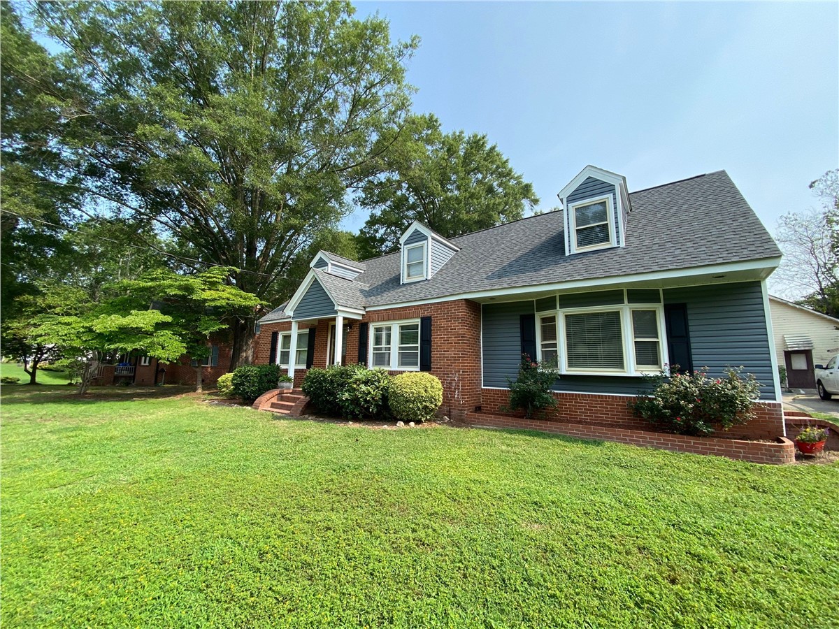 5 Signs Your Durham Home Needs New Siding