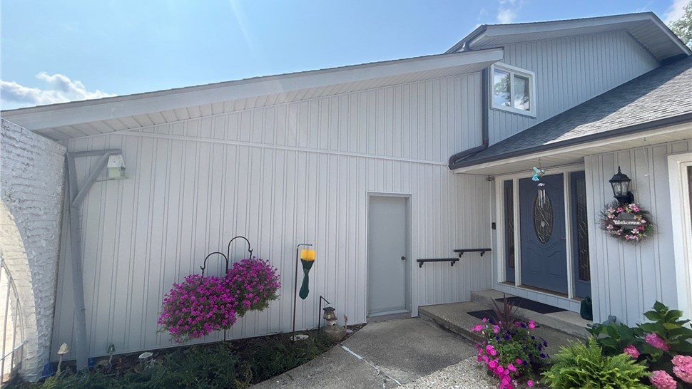 CLEVELAND Siding Contractors Photo 37