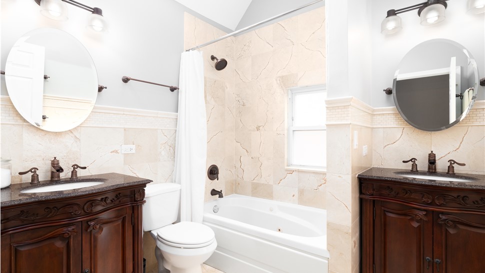 Bathrooms - Bathtub Shower Combo Photo 1