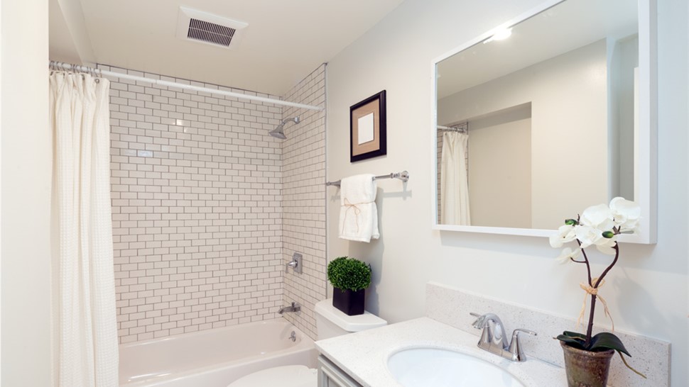 Bathrooms -  Bathtub Replacement Photo 1