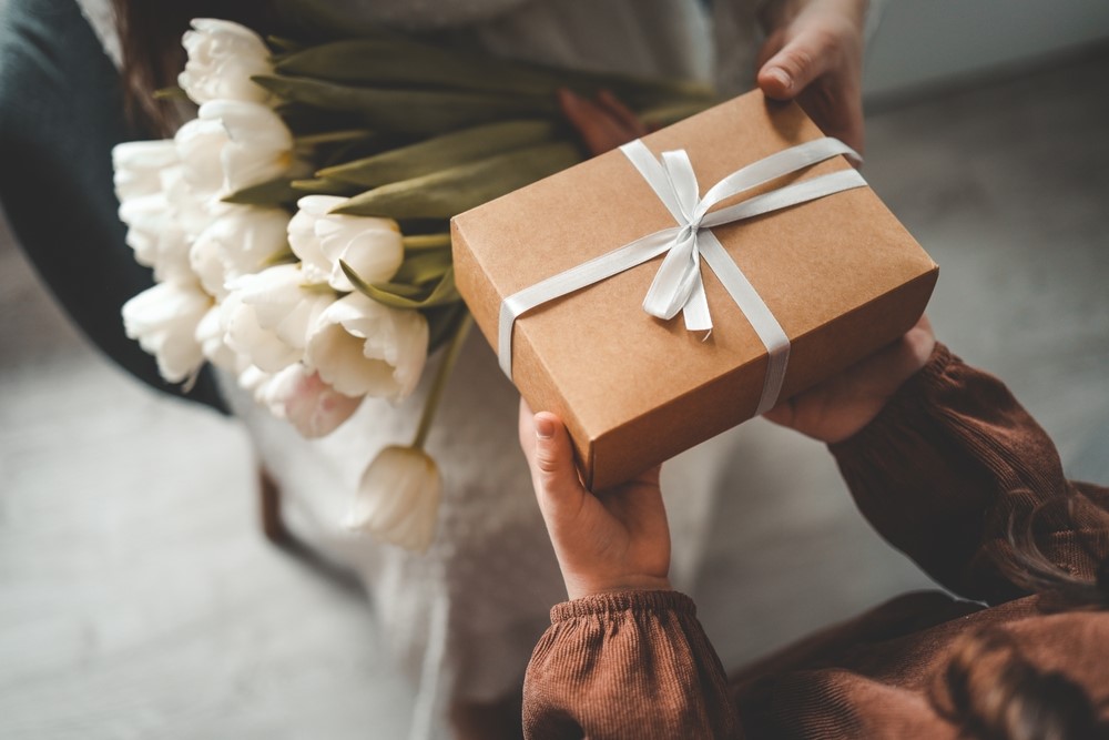 Top Tips for Safely Moving Holiday Gifts and Packages