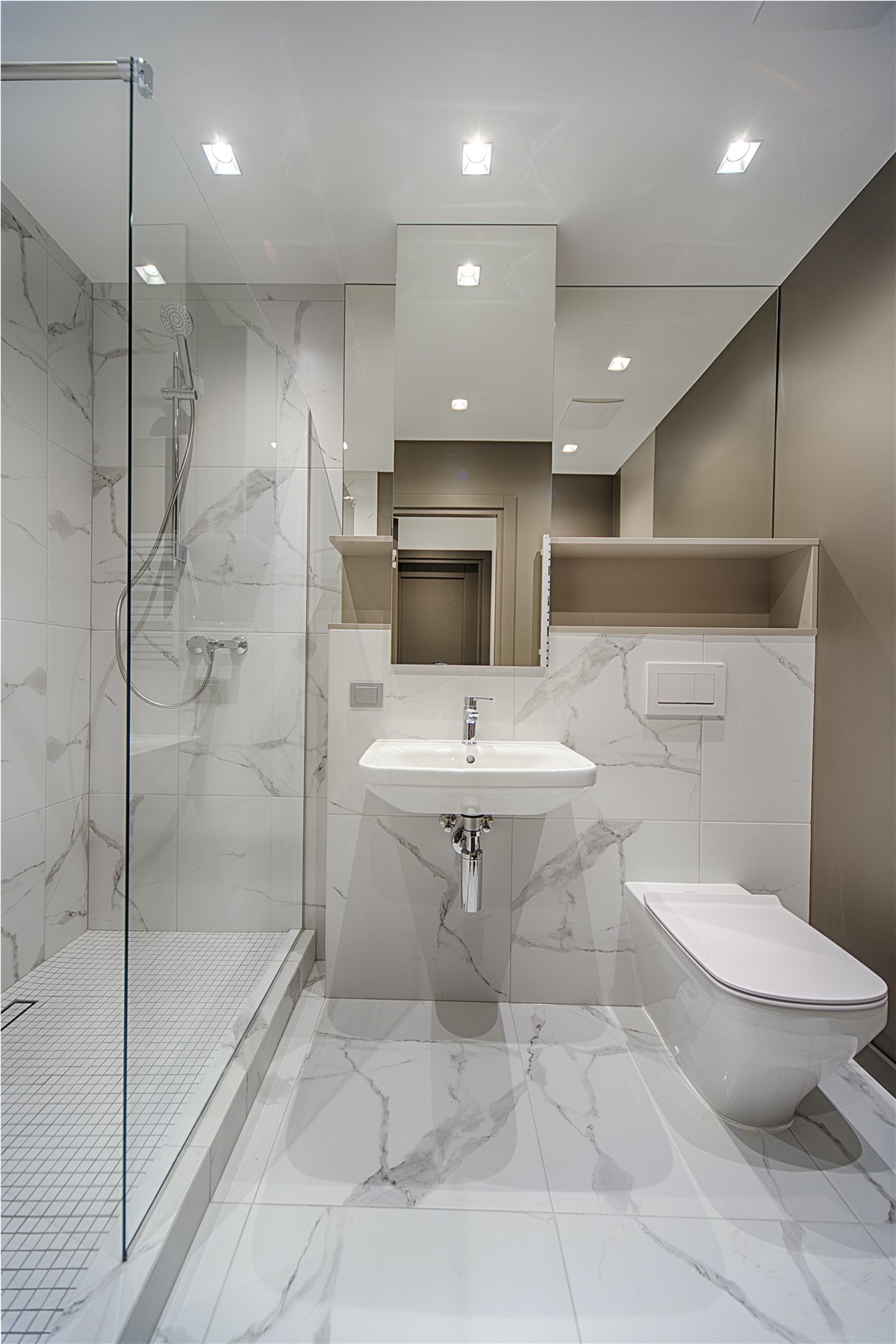 How to Achieve a Modern Master Bathroom Remodel