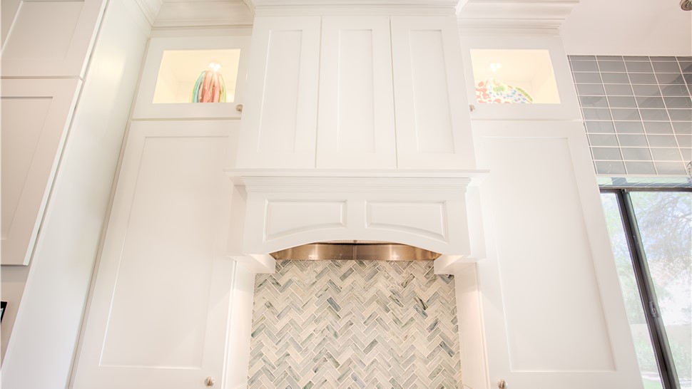 Kitchen Remodeling - Kitchen Backsplash Photo 1