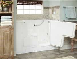 Bathroom Remodeling - Walk-In Tubs Photo 2