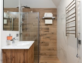 Bathroom Remodeling - Roll-In Showers Photo 4