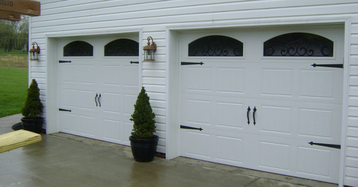 Signs It’s Time To Replace Your Garage Door Opener
