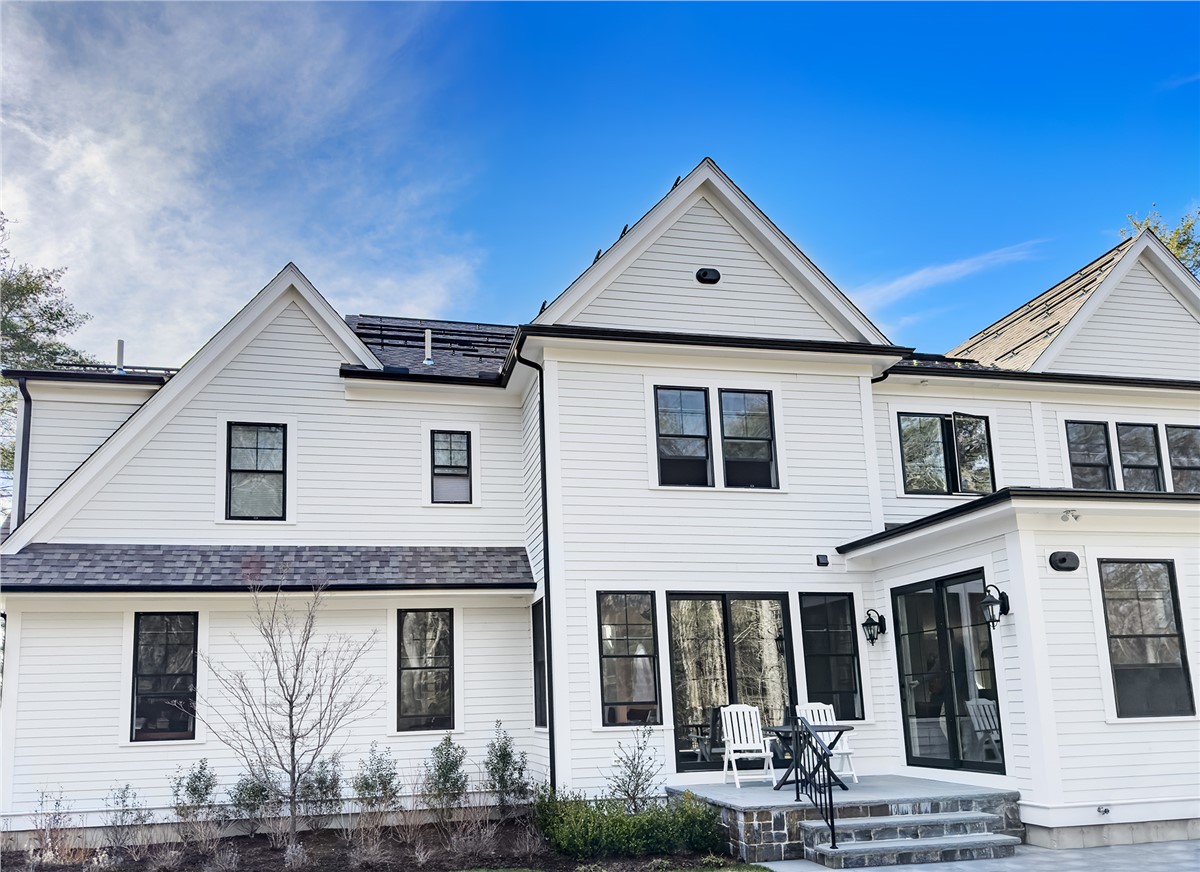 Modern Window Trends for 2025: Bigger Views, Bolder Style