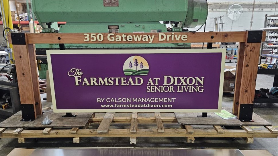 NU Alum Signs Photo 40