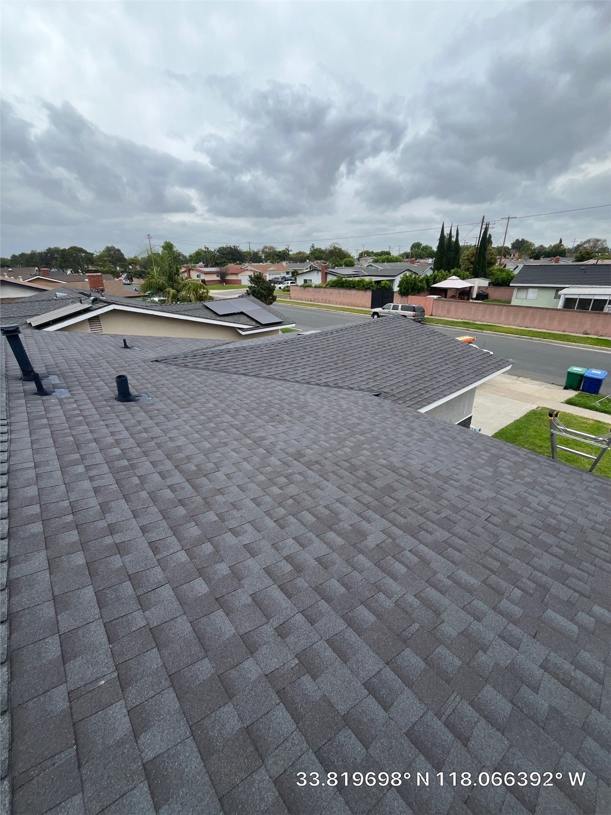 Finished roof installation on Altadena home with curb appeal shot — Green Ladder Roofing