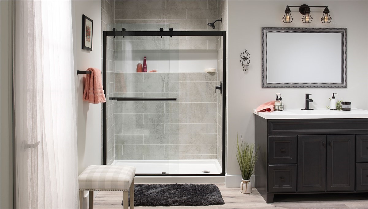 3 Shower Entries to Consider for Your Michigan Bathroom Remodel