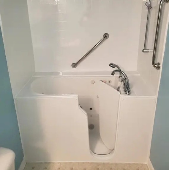 A Winter Retreat: Benefits of Walk-In Tubs During the Chilly Months