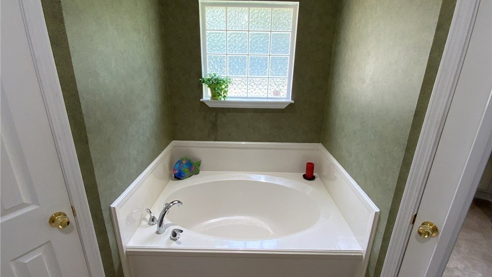 Tubs & Showers, Tubs & Showers Project in Grand Bay, AL by Hometown Contractors, Inc.