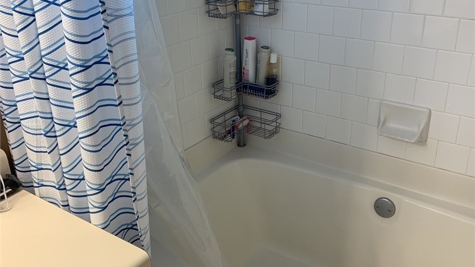 Tubs & Showers, Tubs & Showers Project in Cantonment, FL by Hometown Contractors, Inc.