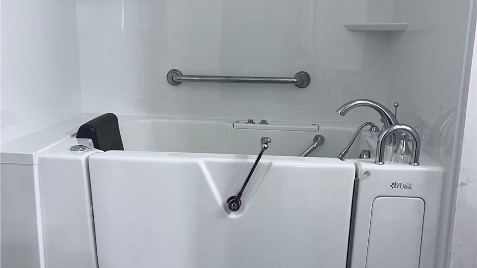 Tubs & Showers Project in Pensacola, FL by Hometown Contractors, Inc.